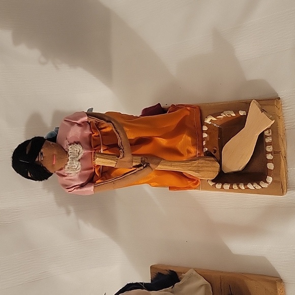 Vintage Navajo Pull Strings Women Stirring Pot & Cooking Fish - Picture 2 of 7